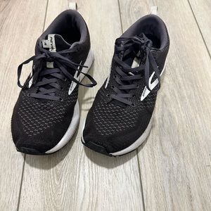 Brooks Sneakers (Revel 4)